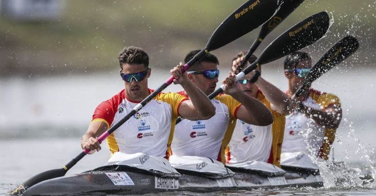 El equipo español, durante la prueba de K4-500 en la República Checa