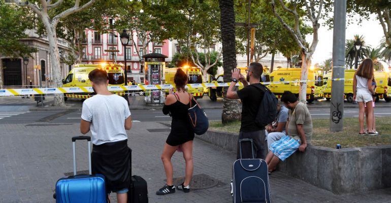 Imágenes posteriores al atropello de la Rambla. 