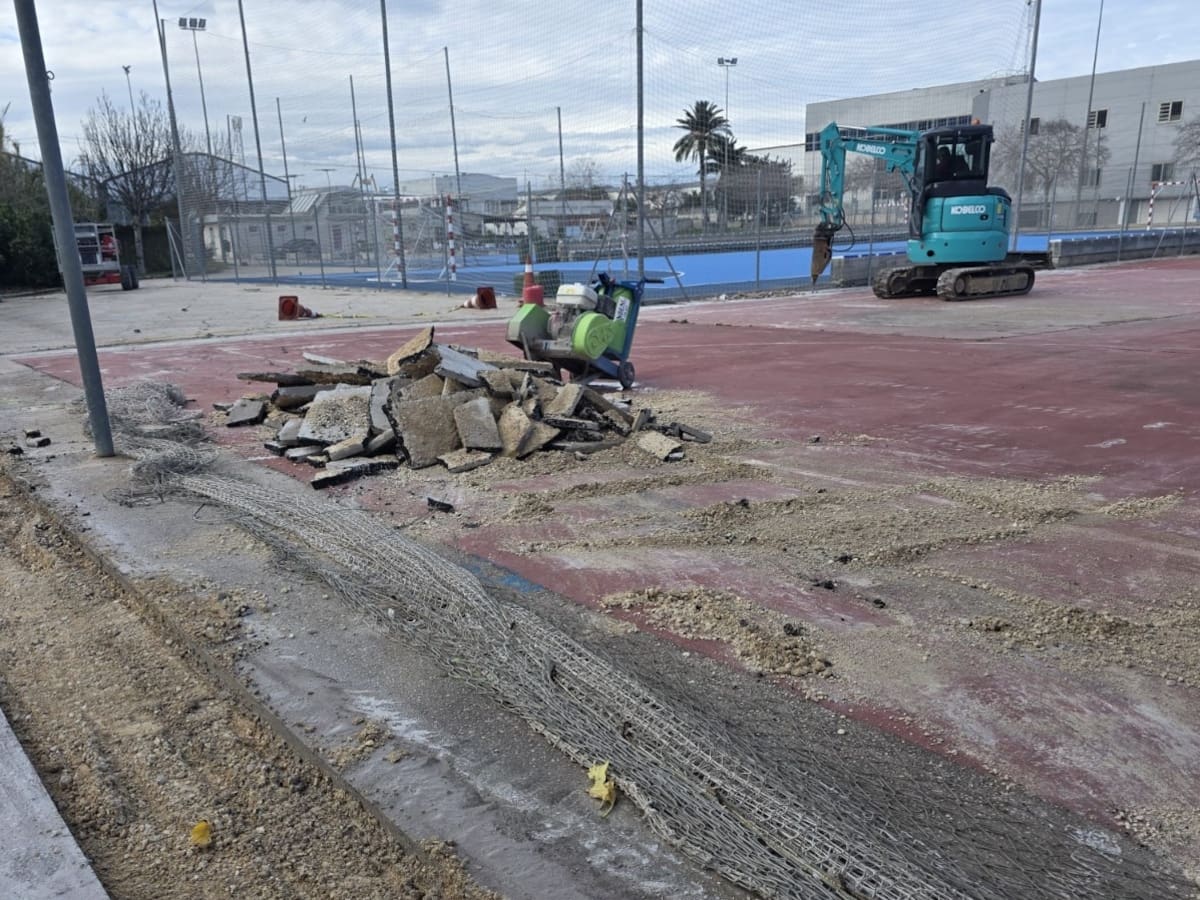 Dénia inicia la remodelación de la tercera pista deportiva de Madrigueres Sud