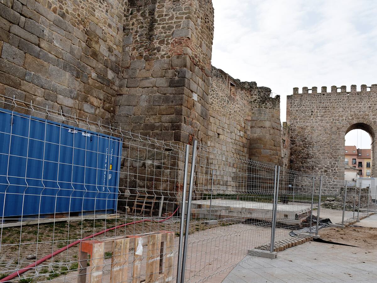Se inician las obras de recuperación de la muralla de 'El Charcón'