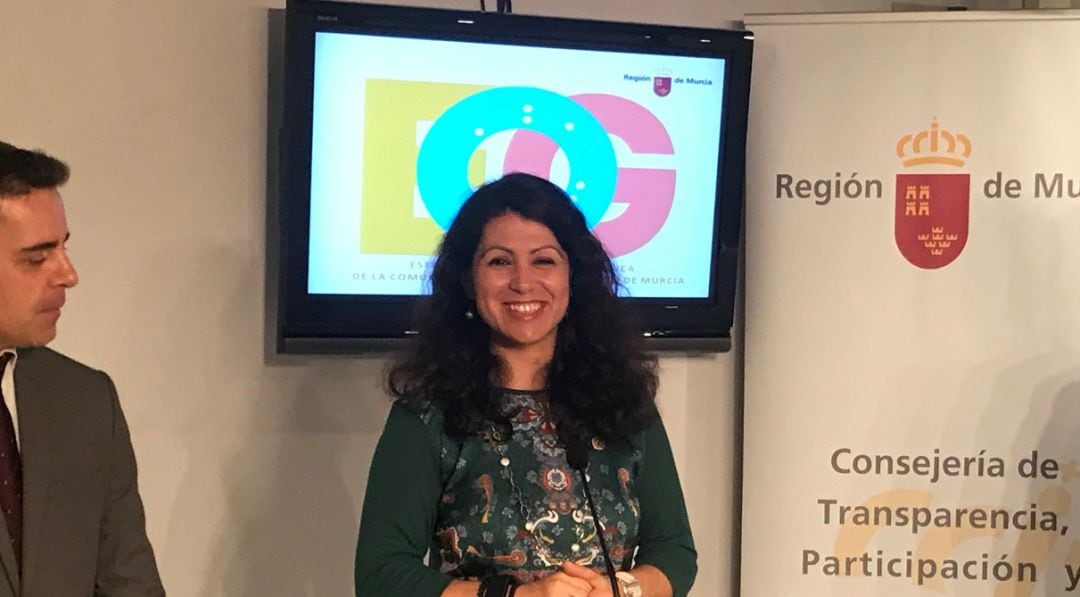 La consejera de Transparencia, Participación y Administración Pública, Beatriz Ballesteros, durante la rueda de prensa