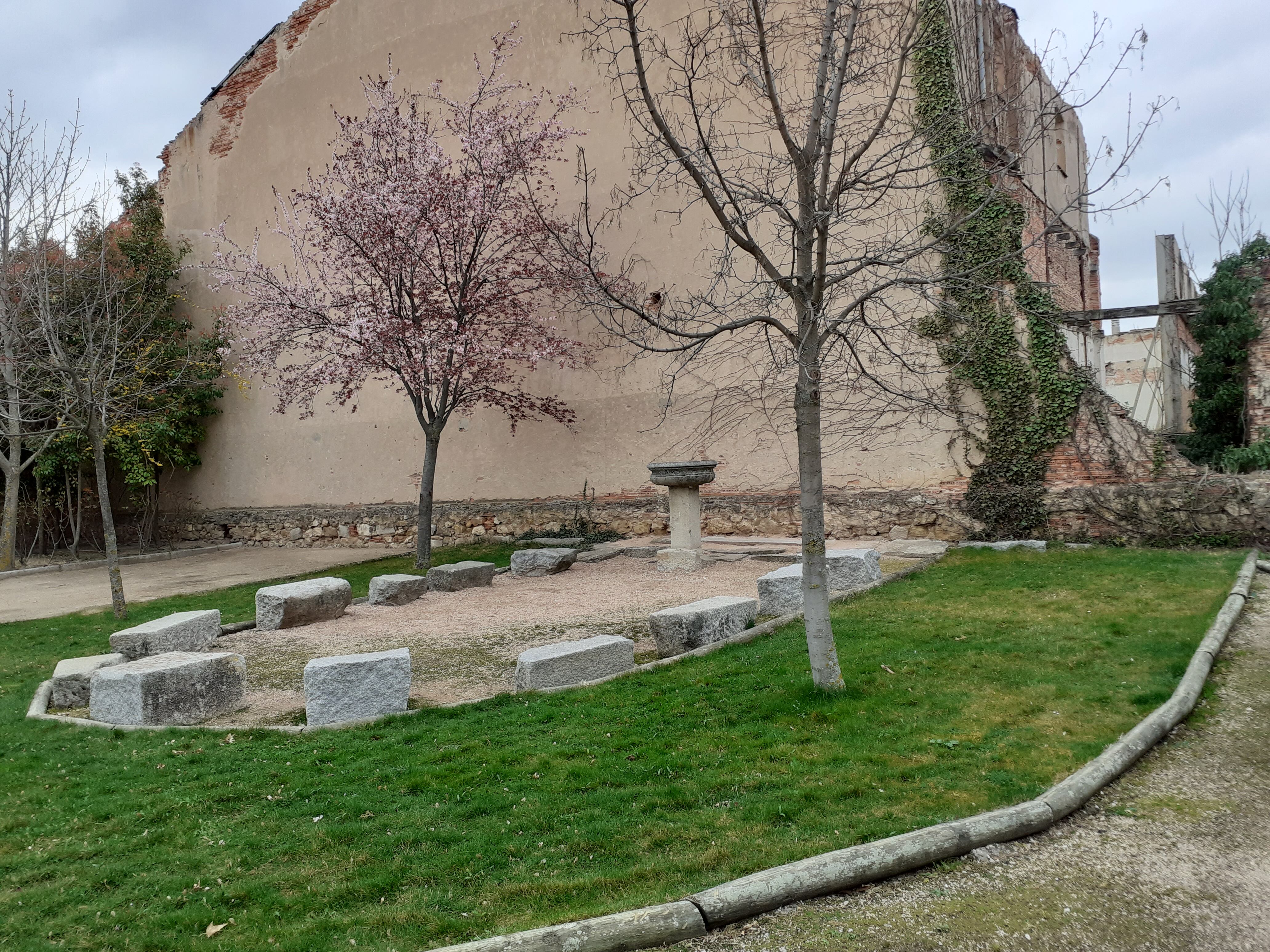 Zona de la Huerta del Seminario que será ocupada por las obras para la rehabilitación del Teatro Cervantes