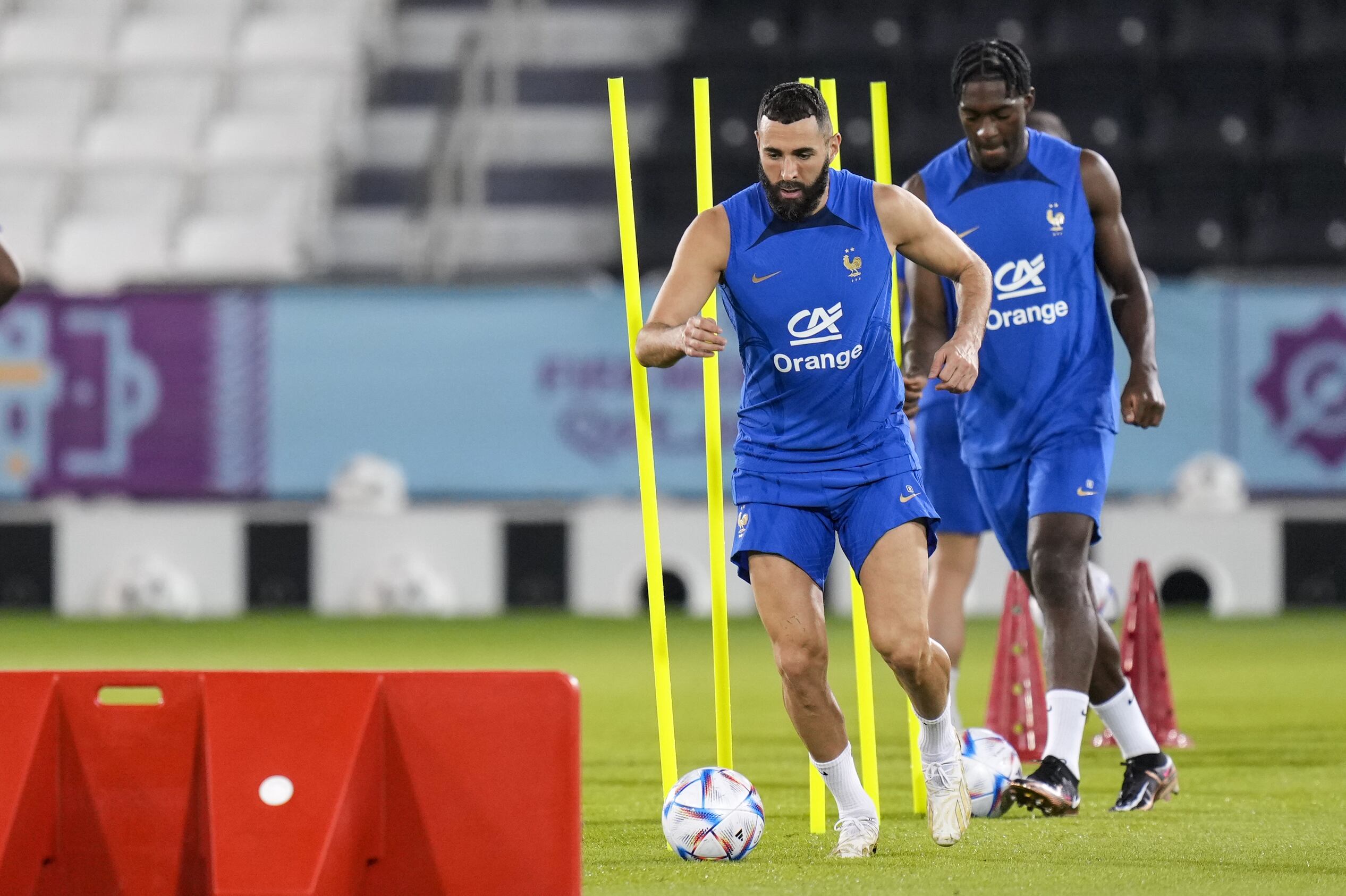 Karim Benzema, durante su último entrenamiento con la selección francesa.