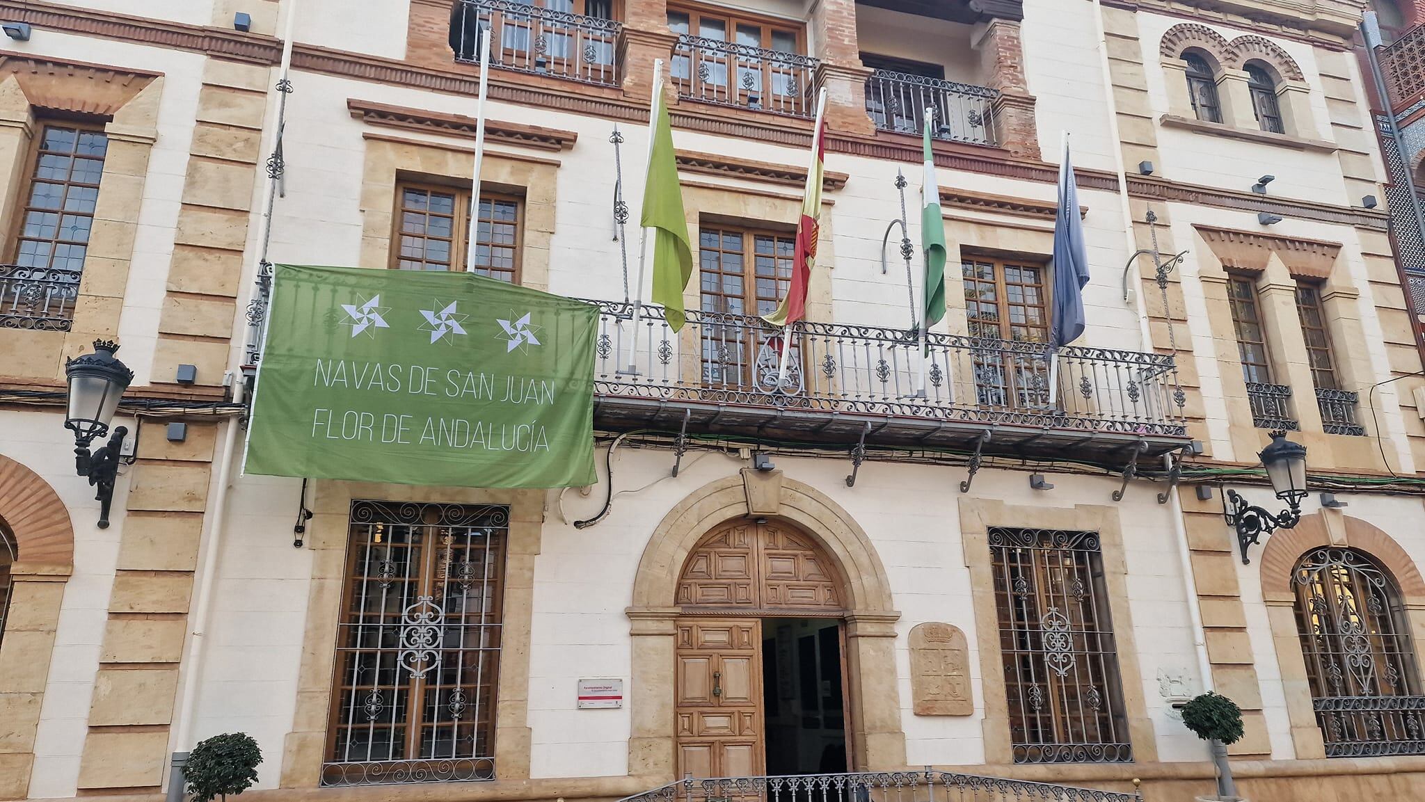 Pancarta de los Premios en el Ayuntamiento de Navas de San Juan.