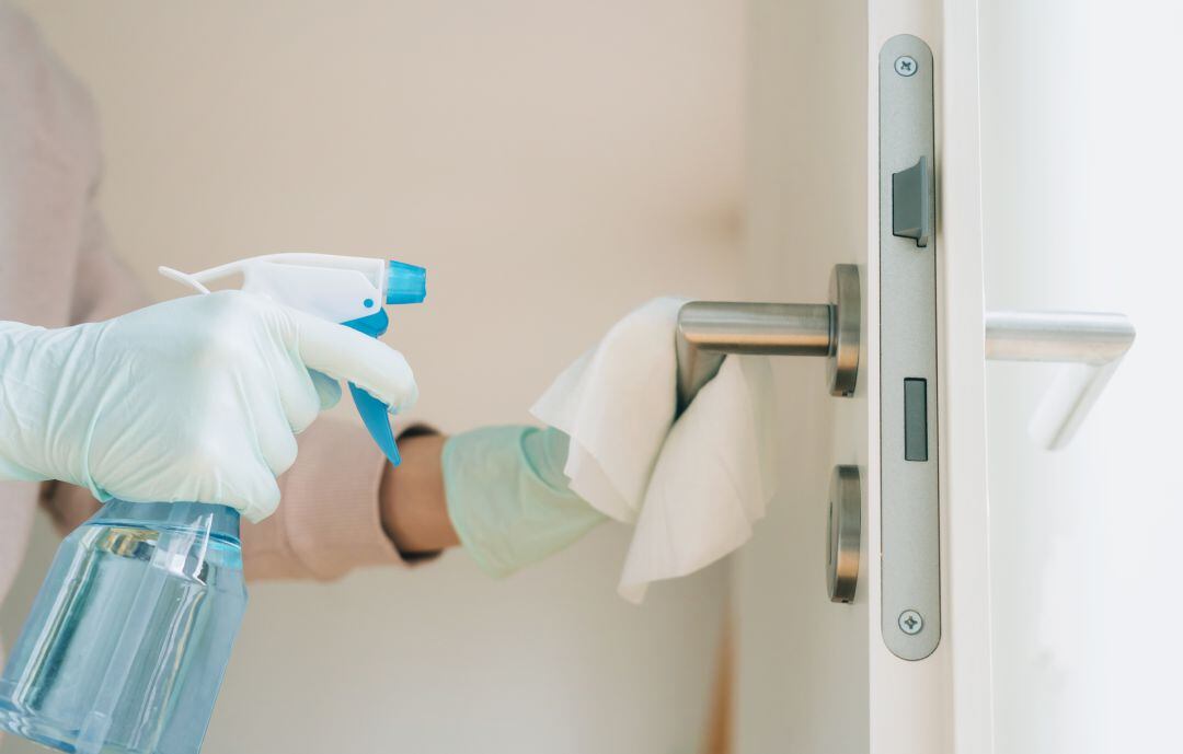 Es importante desinfectar zonas comunes.