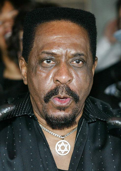 Una fotografía de archivo de Ike Turner.