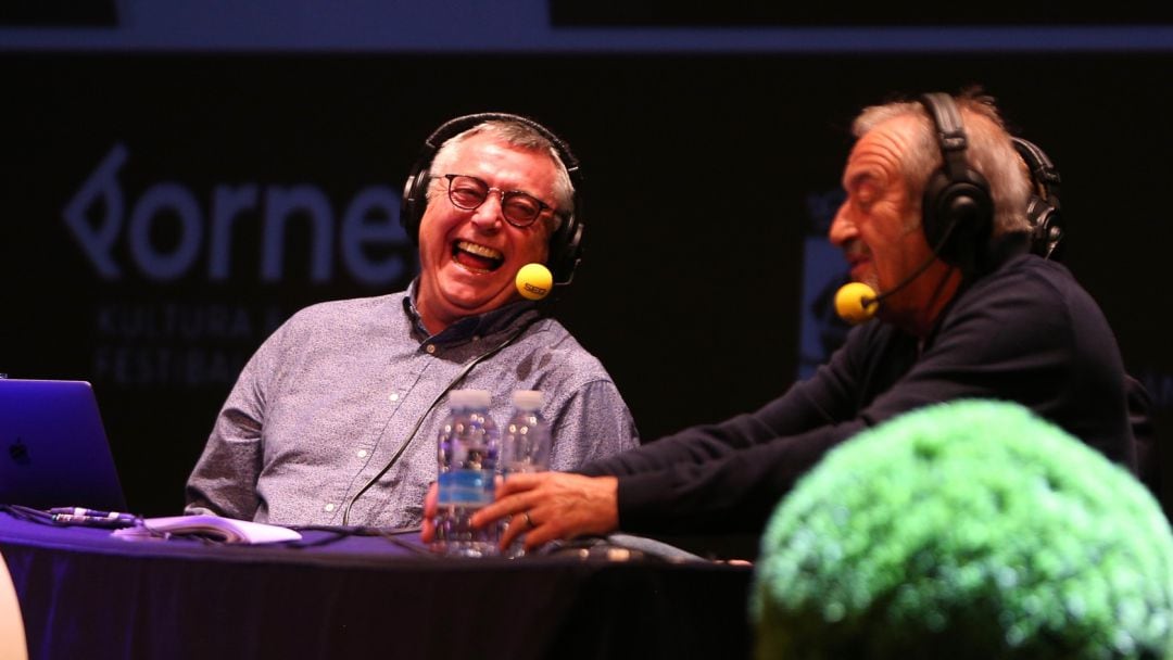 Michael Robinson y Karlos Arguiñano, durante la grabación en el Teatro Principal de &#039;Acento Robinson&#039;.