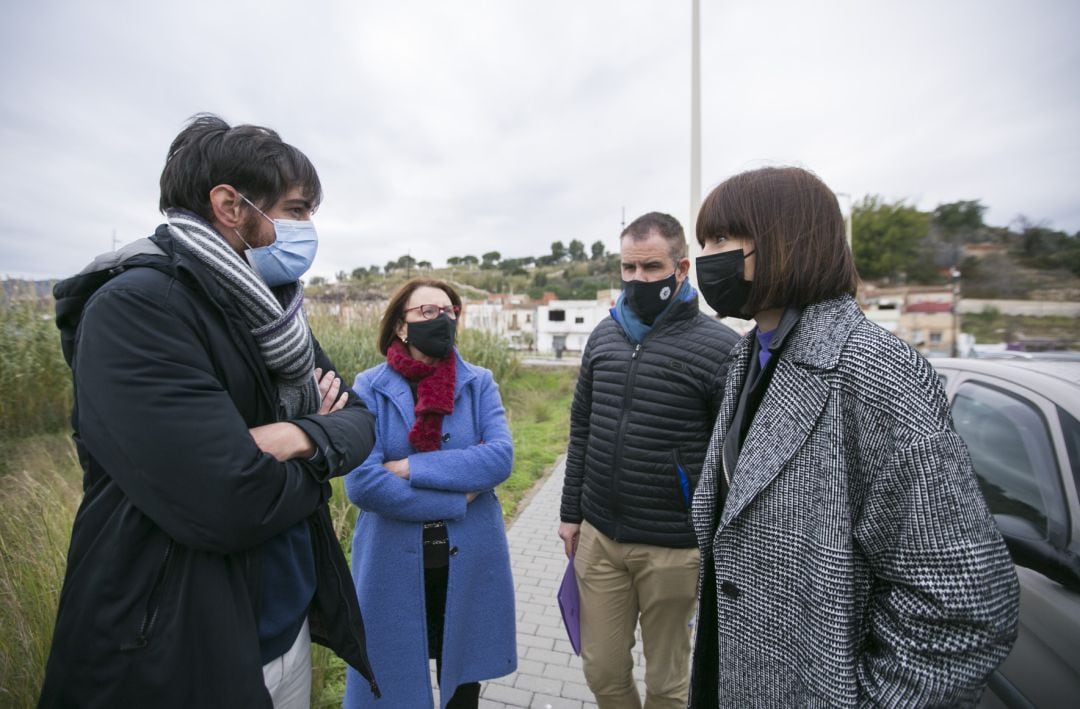 Visita del director general Habitatge, Alberto Azna, a Gandia y al barrio de Santa Ana .