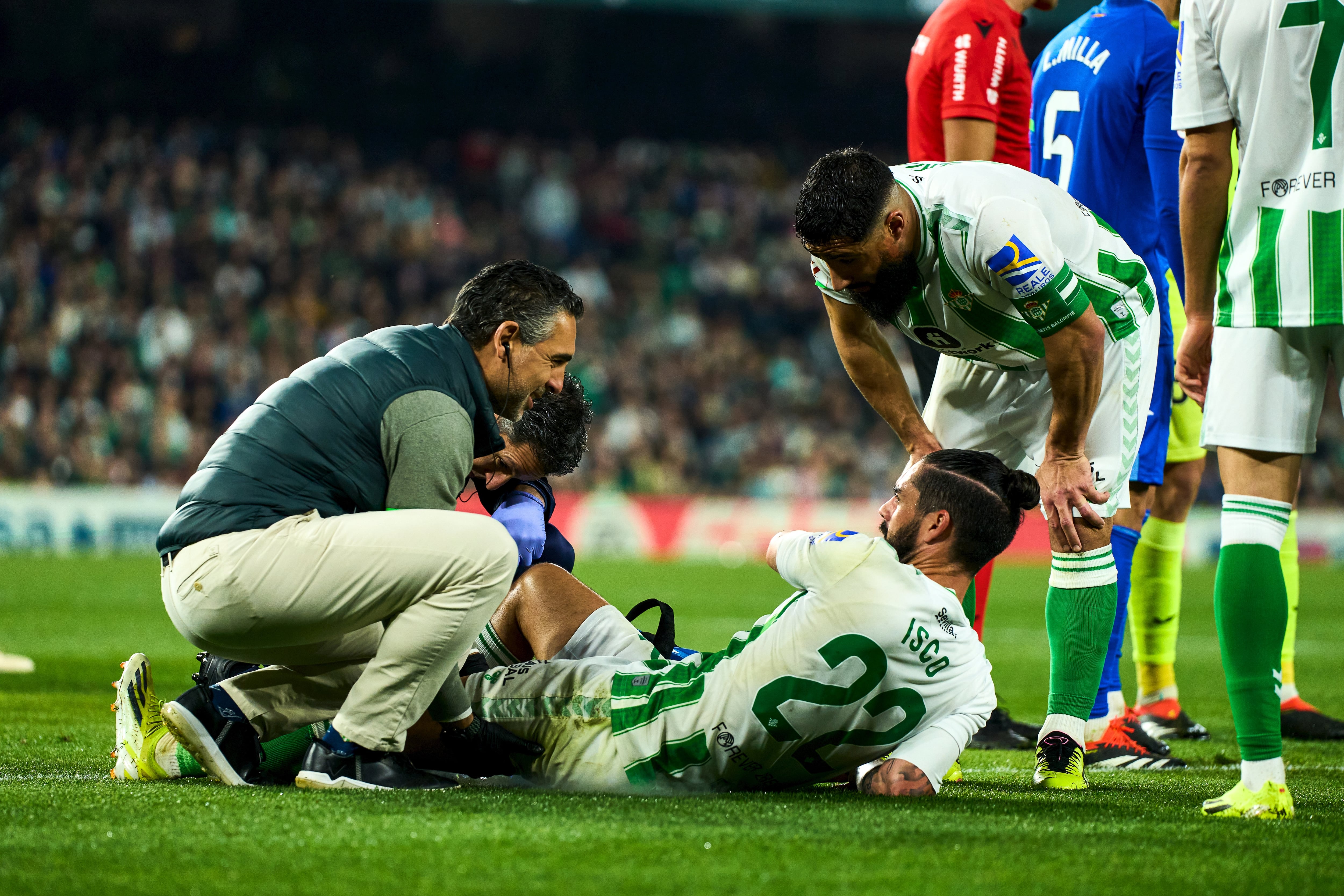 SPAIN - FEBRUARY 04: Francisco &#039;Isco&#039; Alarcon of Real Betis injury during the Spanish league, La Liga EA Sports, football match played between Real Betis and Getafe CF at Benito Villamarin stadium on February 4, 2024, in Sevilla, Spain. (Photo By Joaquin Corchero/Europa Press via Getty Images)