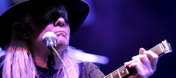 El guitarrista estadounidense Johnny Winter, considerado leyenda viva del blues eléctrico y parte del cartel del mítico festival de música Woodstock de 1969