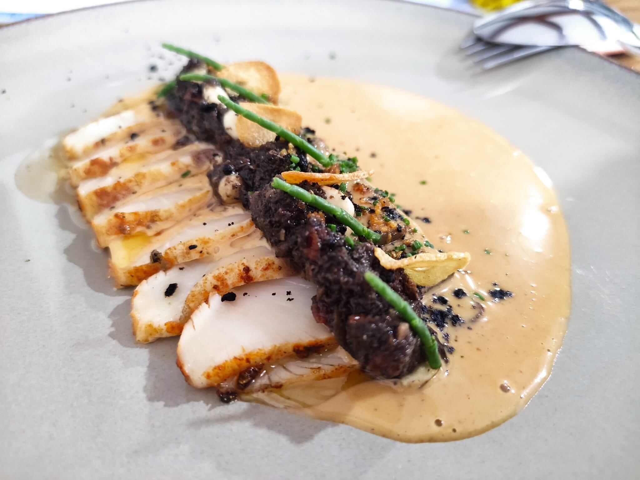 Tataki de pez limón en adobo de Narea