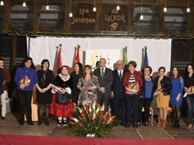 Momento de la entreda a algunos de los colectivos reconocidos