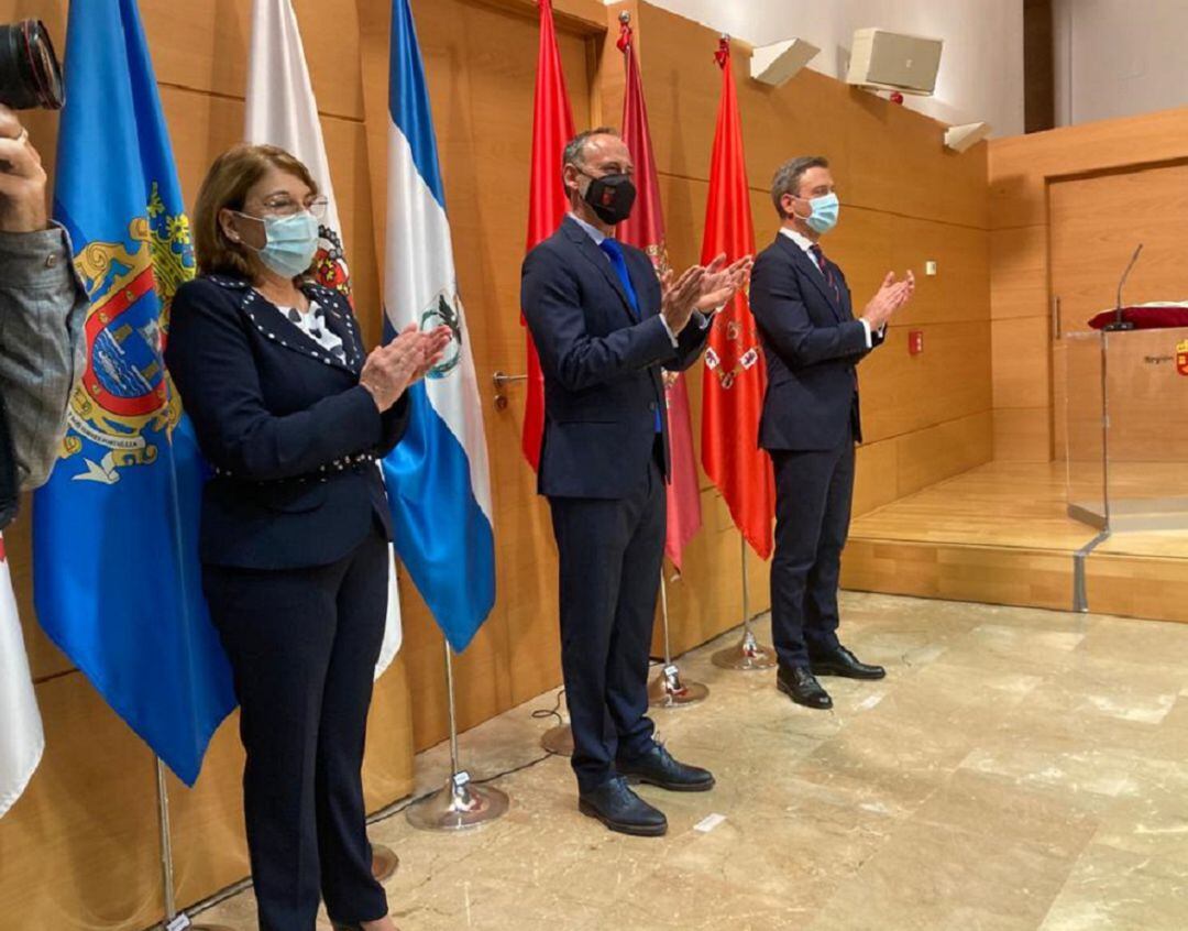 De izquierda a derecha: Mabel Campuzano, Javier Celdrán y Marcos Ortuño