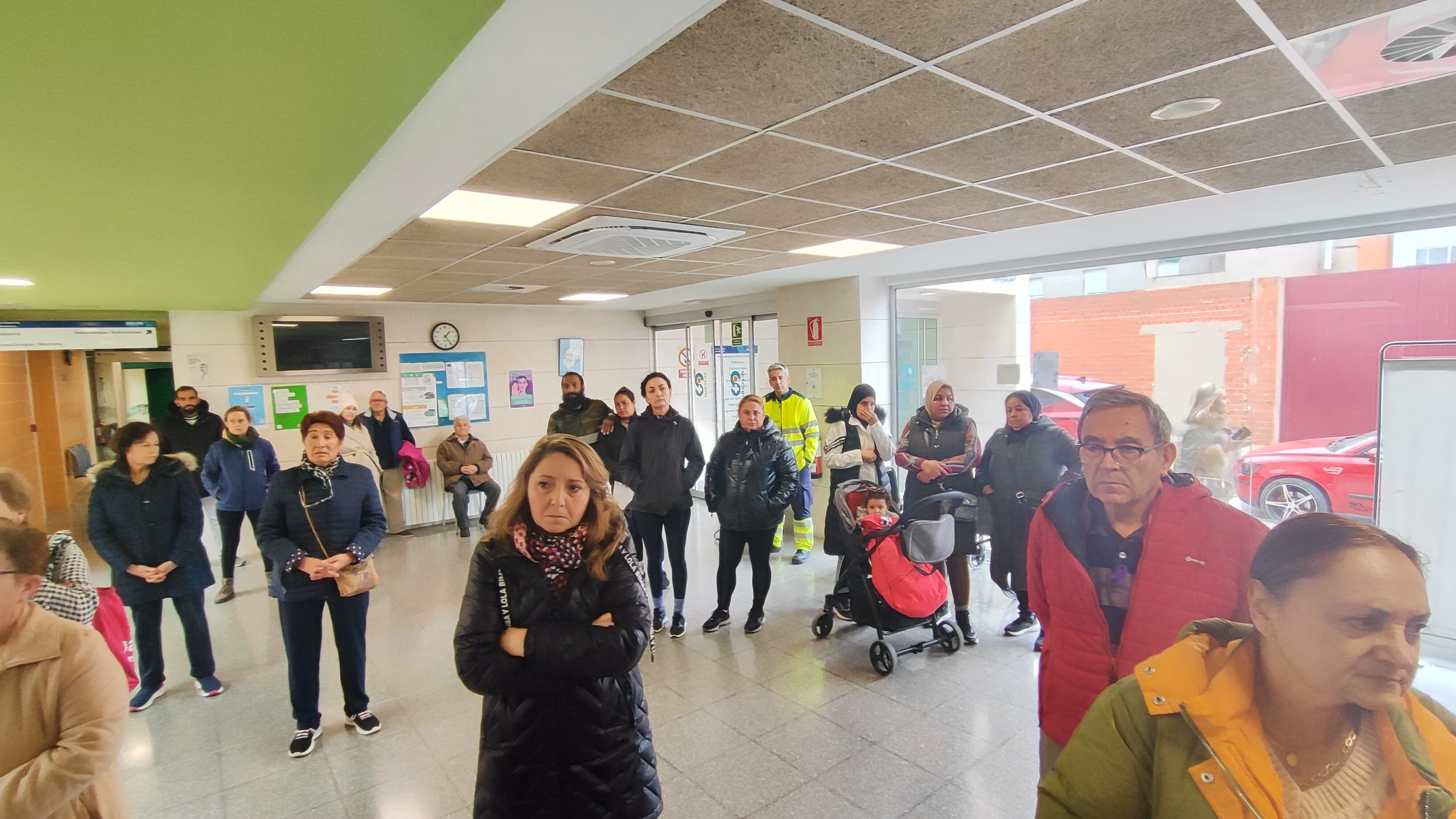 Ammal, Adam e Hiba, asesinados por su marido y padre, al fin tienen una placa de recuerdo