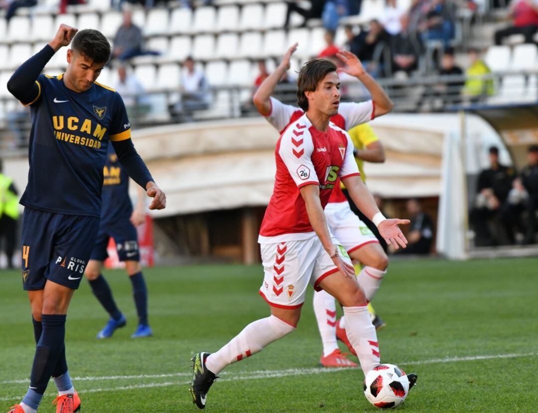 Imagen del derbi entre el Real Murcia y el UCAM Murcia CF en Nueva Condomina