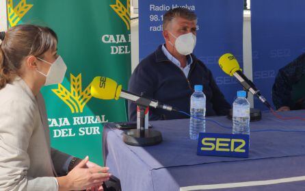 María Almansa de RRHH y Rafael Aperao vicepresidente de la Cooperativa &quot;Cuna de Platero&quot; de Moguer (Huelva)