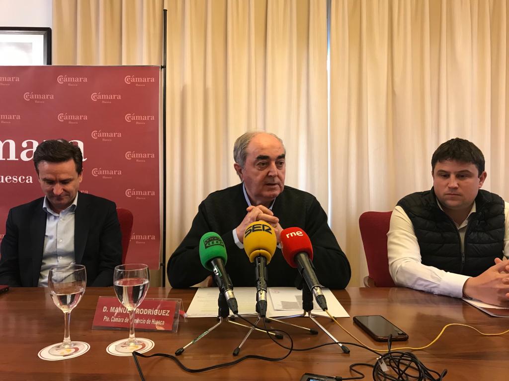 José Andrés Palacios, Manuel Rodríguez Chesa y Antonio Eíto en la presentación del proyecto de comunidades energéticas