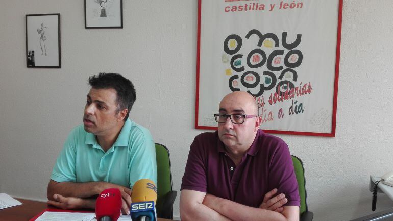 Los representantes de la federación de enseñanza de Comsiones Obreras Esteban Alonso y José Manuel Ramos