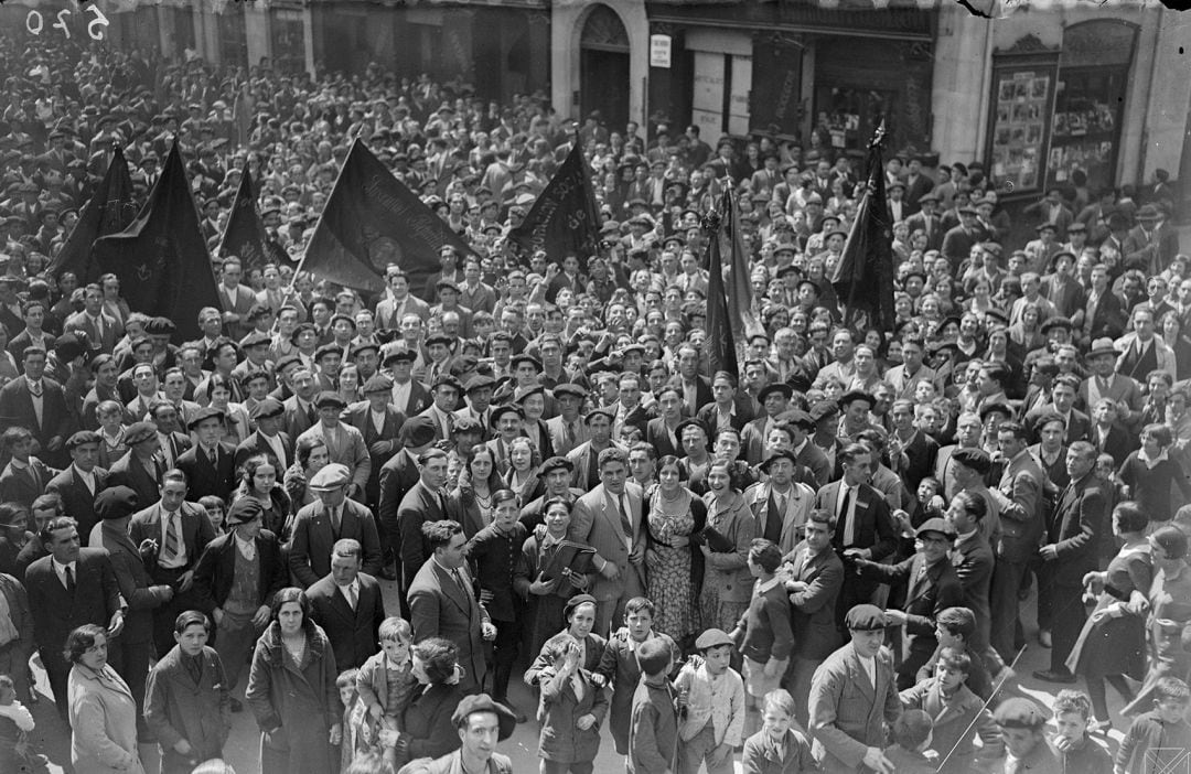 Celebración en Vitoria de la proclamación de la República 