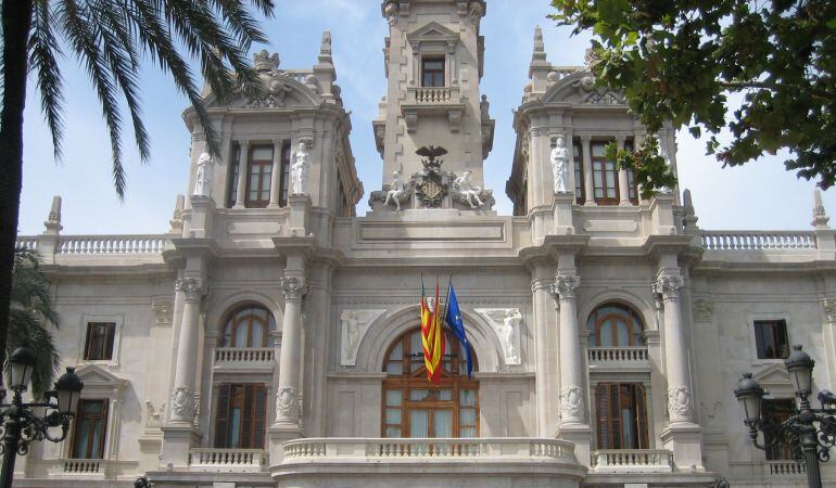 Fachada principal del Ayuntamiento de Valencia