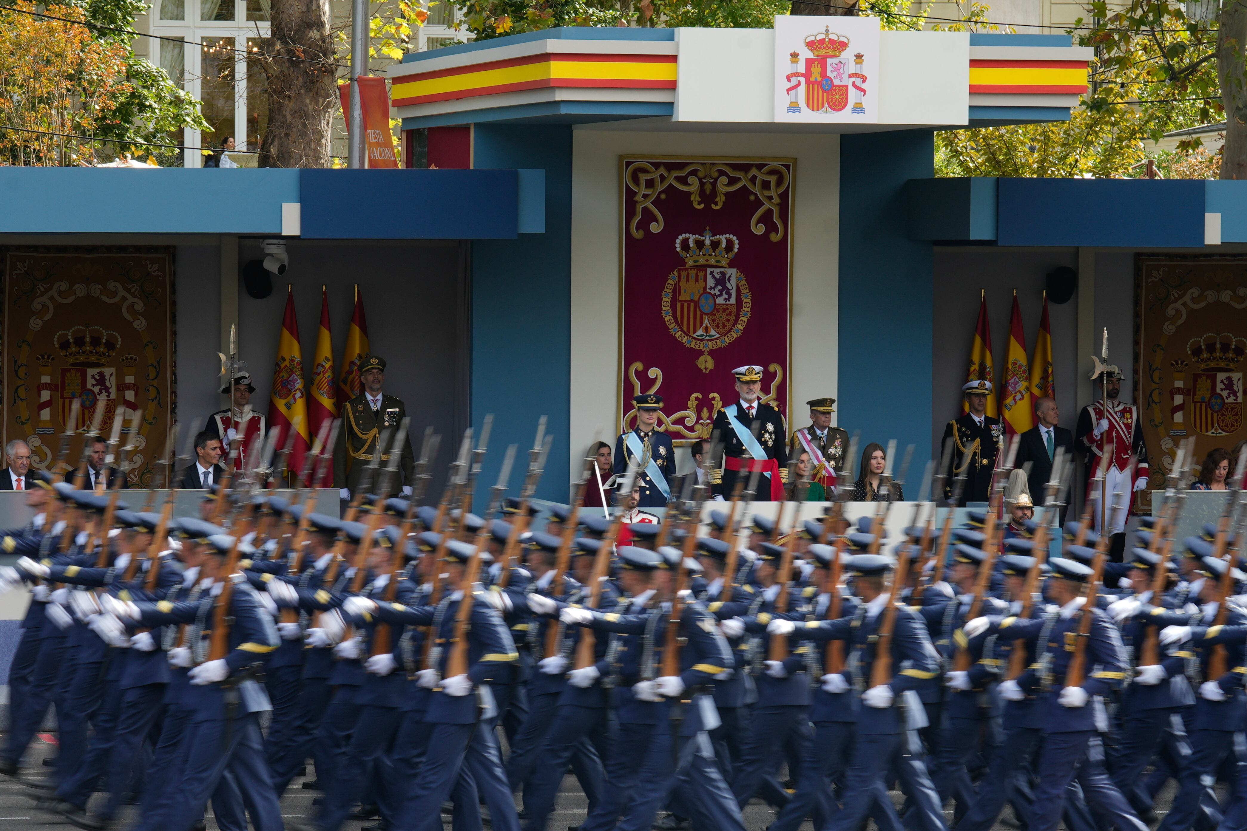 Vista general del desfile de las Fuerzas Armadas el 12 de octubre de 2025 
EFE/Borja Sánchez-Trillo
