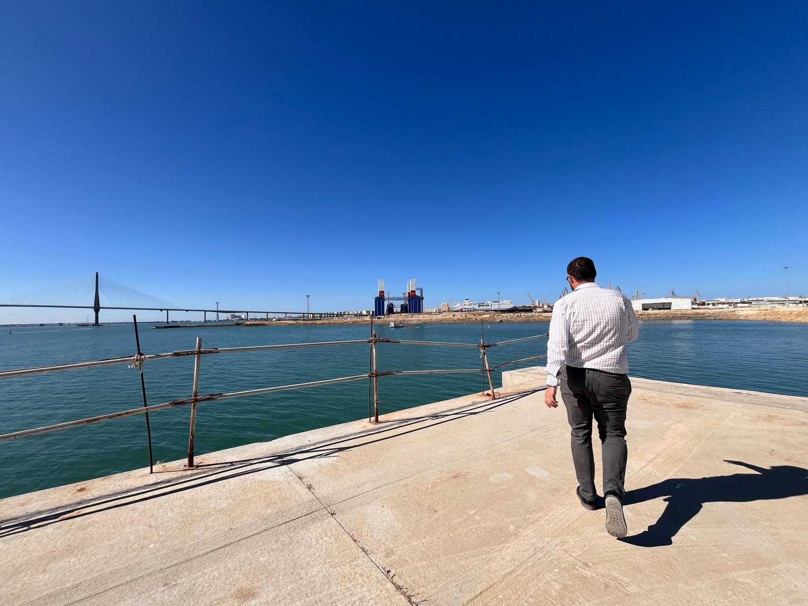 Imágenes de las obras de la nueva terminal de contenedores de Cádiz