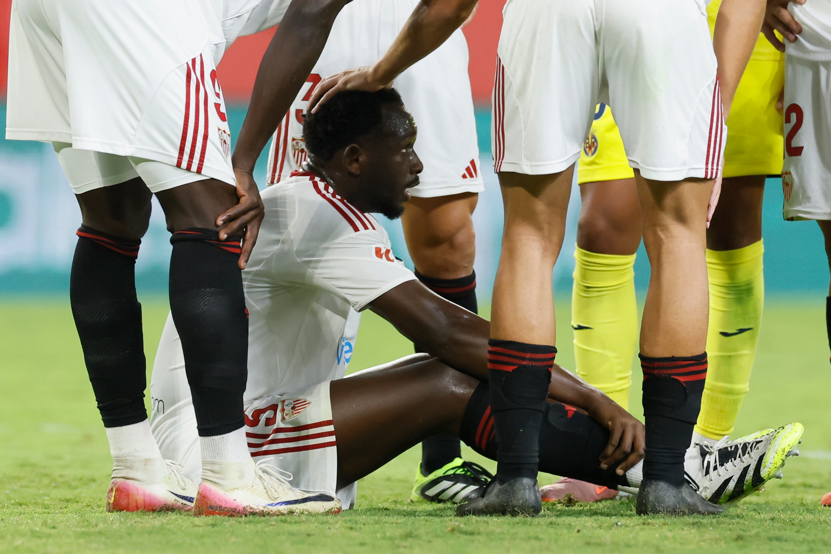 Tanguy Nianzou se lesionó durante el partido ante el Villarreal