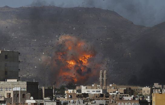 La capital de Yemen, Sanaa víctima de un bombardeo