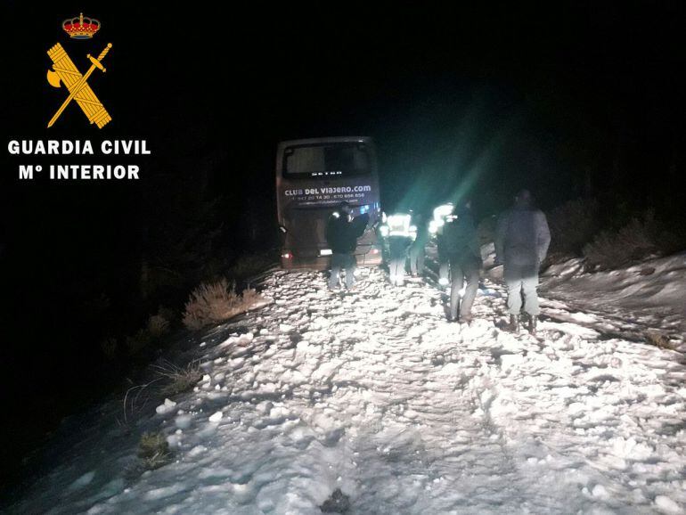 Autobús atrapado en La Quesera