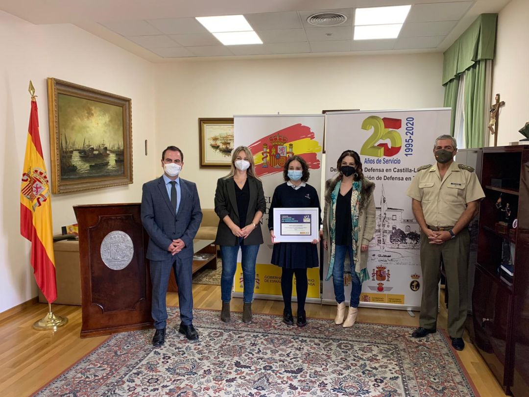 Sofía, alumna de Maristas, ganadora del concurso &quot;carta a un militar español&quot;