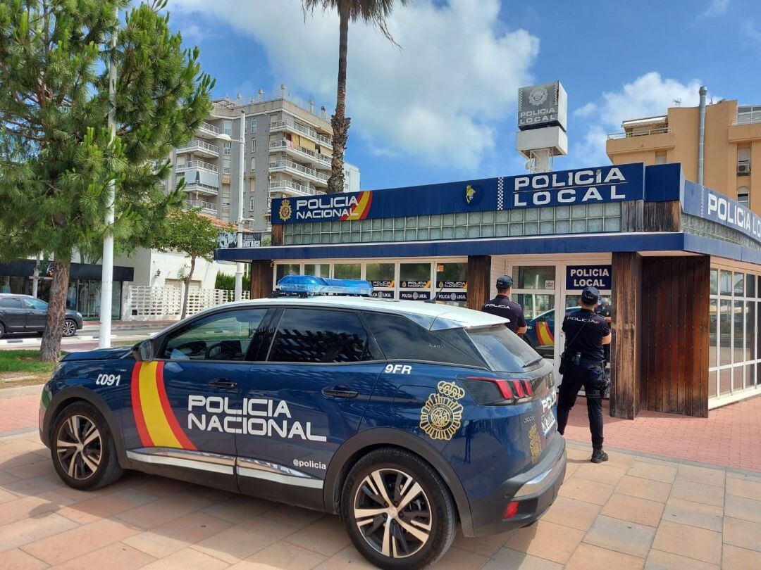 Oficina policial en la playa de Gandia 