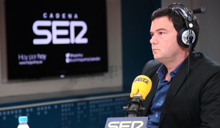 Thomas Piketty (Clichy, 1971), en los estudios centrales de la SER.