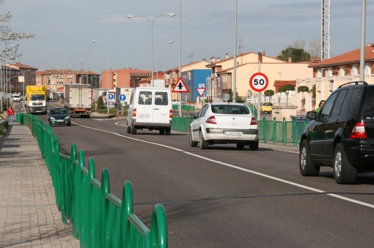 Tráfico por la travesía de Peñafiel