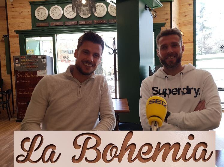 Pablo Carbonell y Raúl González han sido los invitados en &#039;El café del Alcoyano&#039; desde la cervecería La Bohemia