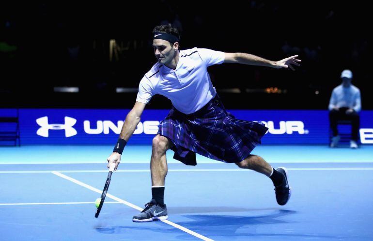 Roger Federer durante el partido contra Andy Murray en Glasgow. 