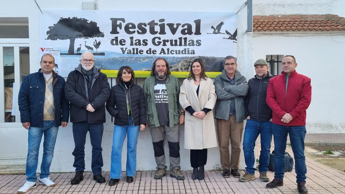 Autoridades y organizadores del Festival de las Grullas del Valle de Alcudia