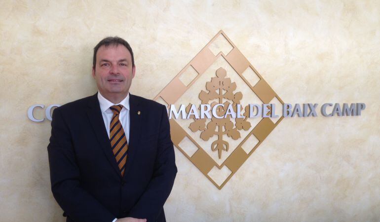 Joaquim Calatayud, President del Consell Comarcal del Baix Camp, a la sala de juntes de l'ens.