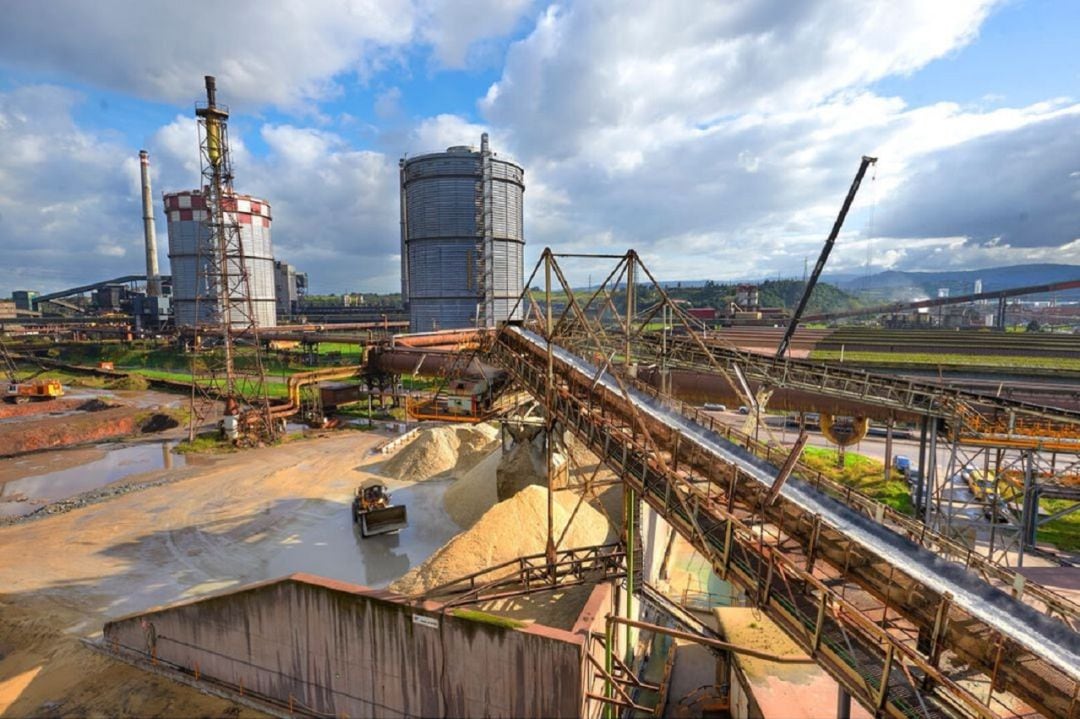 Vista de las instalaciones de Arcelor en Veriña. 