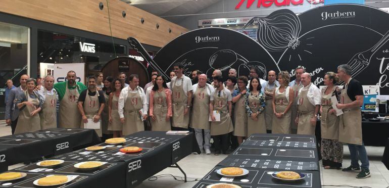 El jurado del Concurso de Tortillas de Patata de la Cadena Ser, al completo