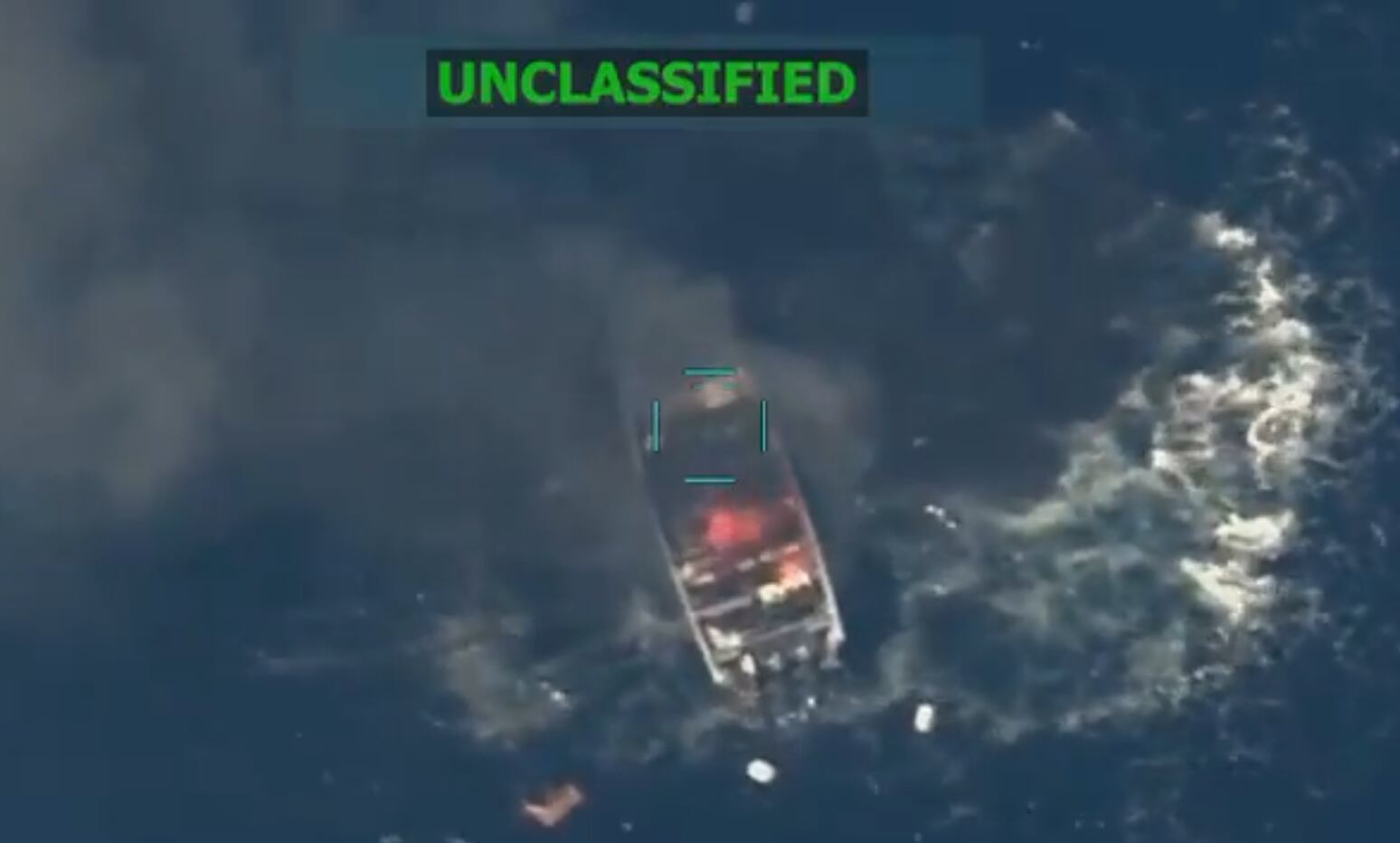 Imagen de la supuesta narcolancha atacada en el Pacífico.