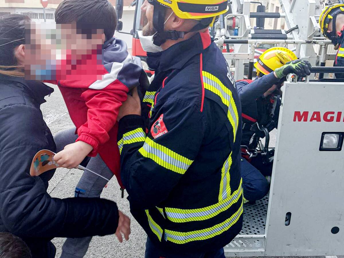 Rescate de un niño de 3 años en Banyeres de Mariola con final feliz
