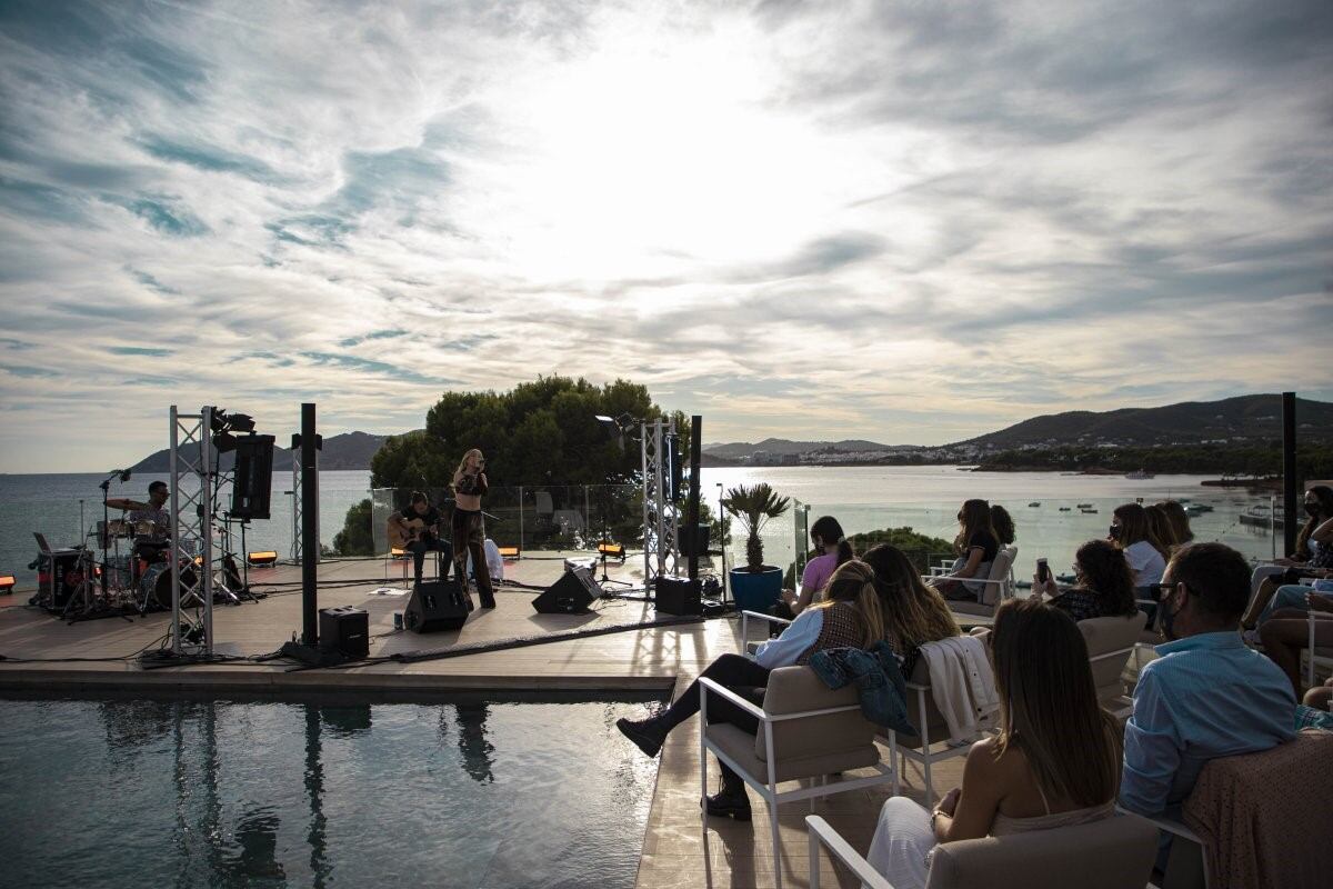 ME by Meliá Ibiza/ LOS40 Music Awards Illes Balears, actuación de Ana Mena y Rocco Hunt