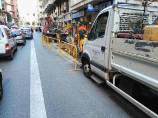 Obras en el carril bus de la calle Doctor Caro