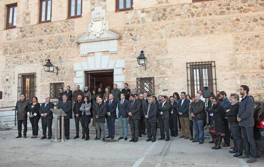 Concentración ante la sede de las Cortes contra los atentados de París