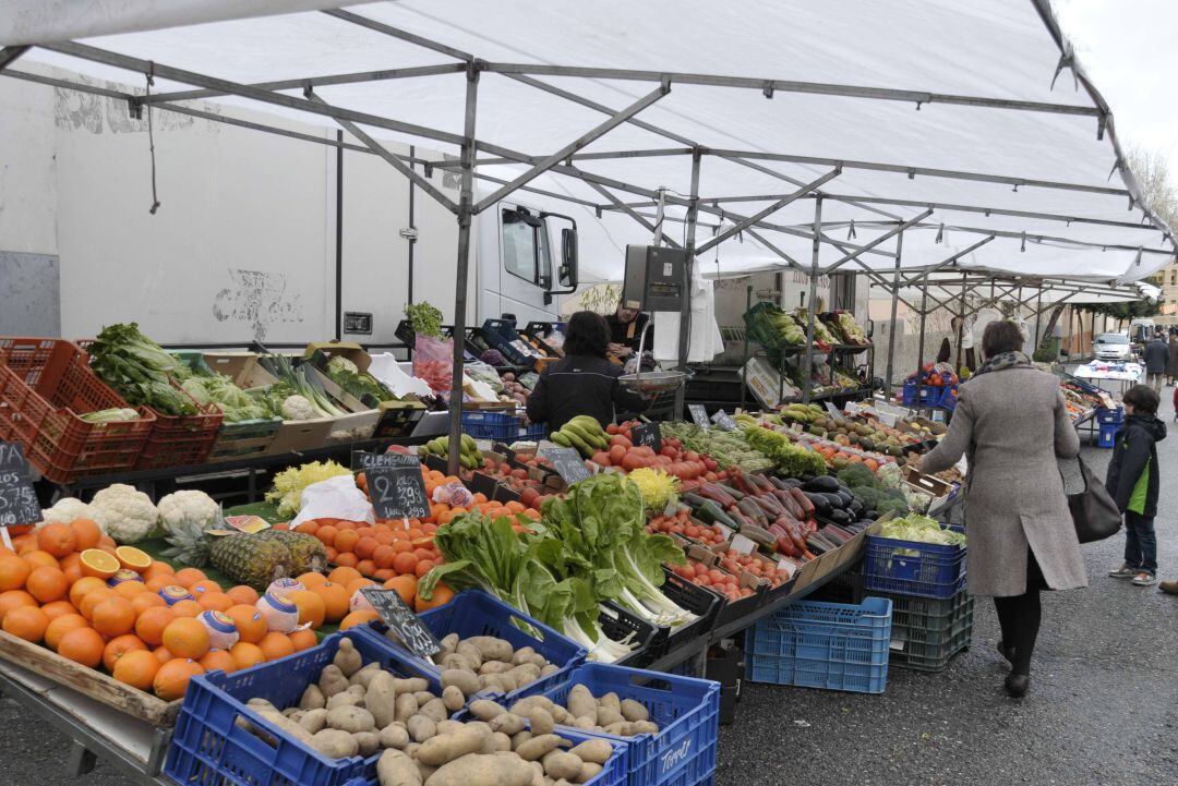 El sector servicios es el único en el que aumenta el desempleo