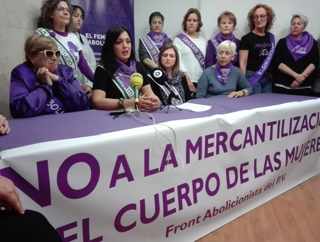 Amelia Tiganus, activista feminista, integrante de Feminicio.net, premio &quot;Dones Progresistes&quot;, participa en la presentación del Front Abolicionista