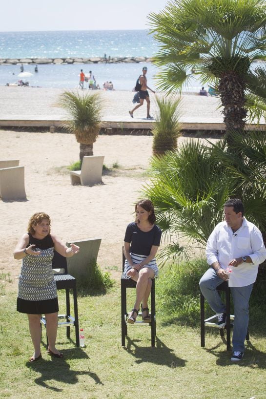 La presidenta del PPCV, Isabel Bonig, tras la reunión este domingo en Benicàssim de la Junta Directiva del PP de Castellón, a la que han asistido, entre otros, la vicesecretaria de Estudios y Programas del PP, Andrea Levy, y el presidente del PP de la pro