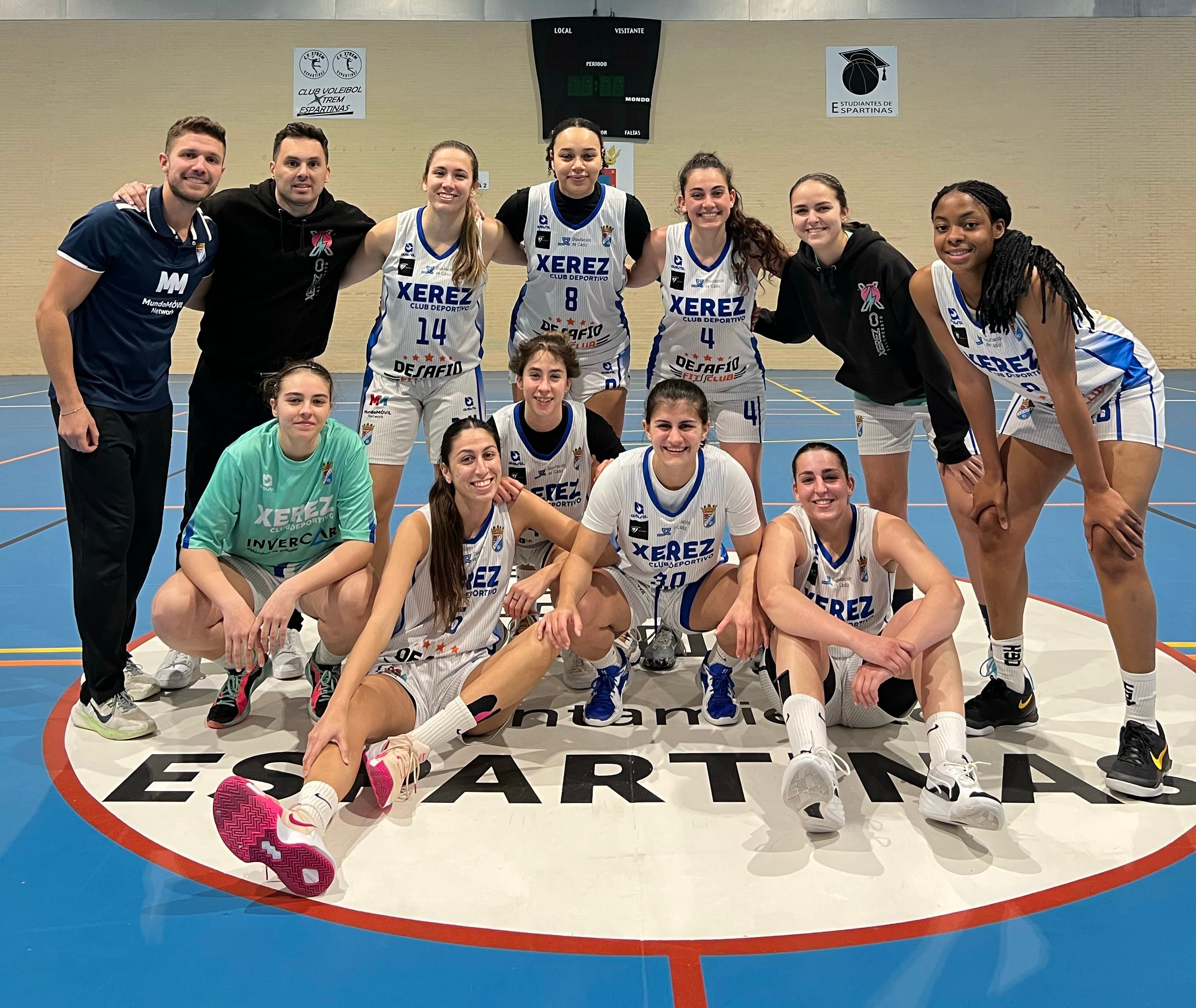 Jugadoras y técnicos del Baloncesto Xerez CD