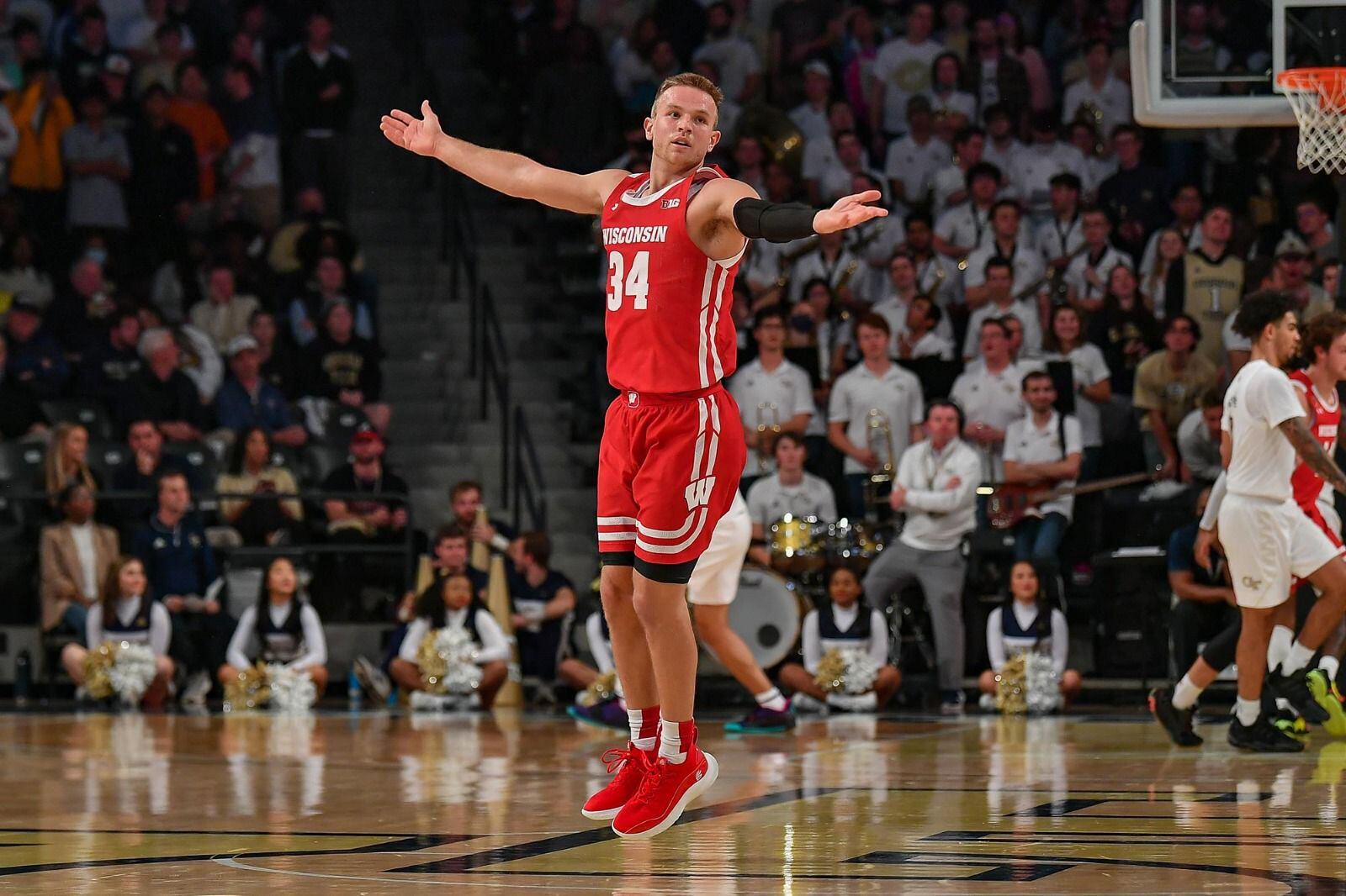 Brad Davinson, con la camiseta de Wisconsin Badgers