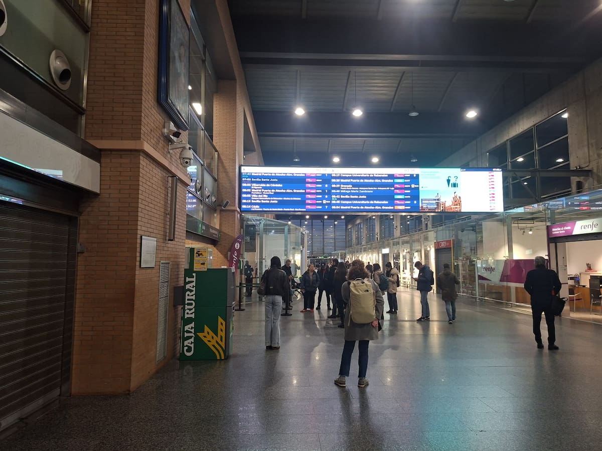 Normalidad y leves retrasos en los trenes de Alta Velocidad con parada en Córdoba tras el restablecimiento de la línea Madrid-Andalucía
